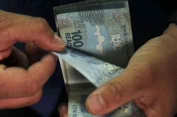 Caixa começa a pagar Bolsa Família de R$ 600 nesta quarta-feira